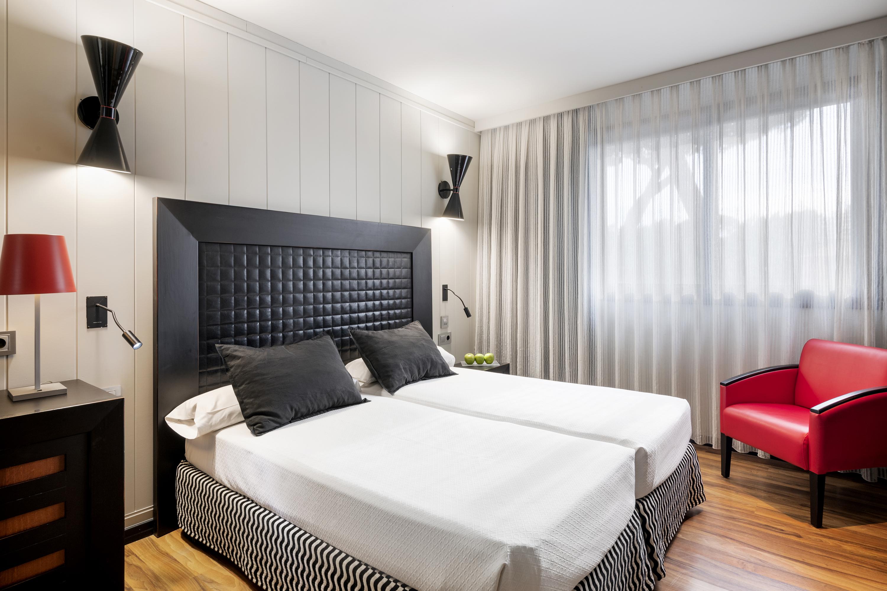 Riudellots de la Selva Salles Hotel Aeroport De Girona מראה חיצוני תמונה