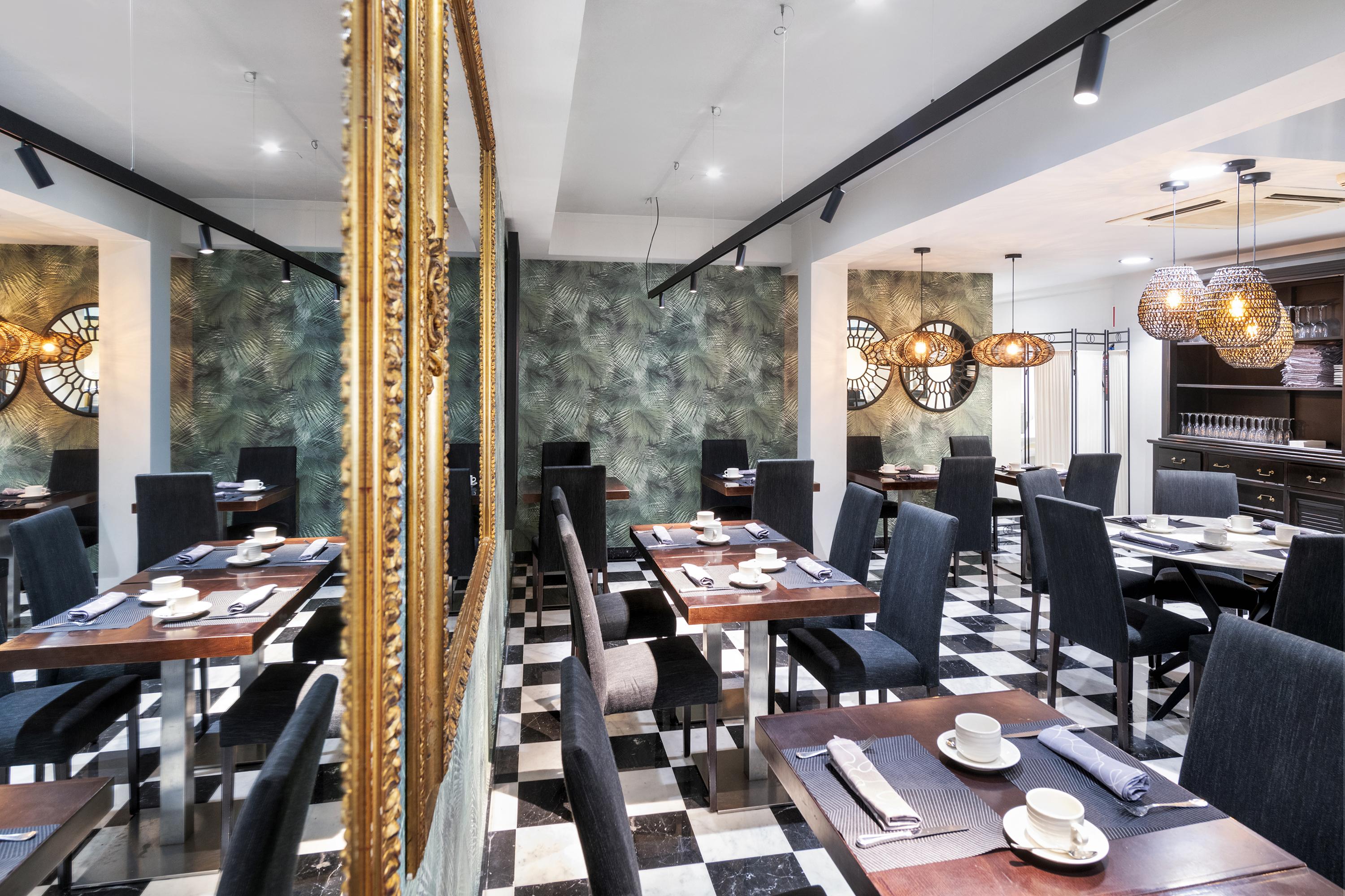 Riudellots de la Selva Salles Hotel Aeroport De Girona מראה חיצוני תמונה