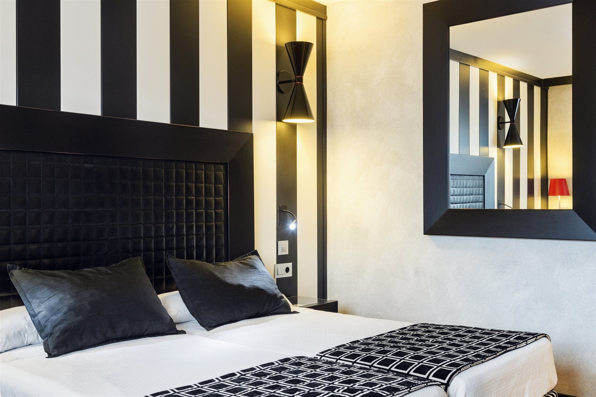 Riudellots de la Selva Salles Hotel Aeroport De Girona מראה חיצוני תמונה